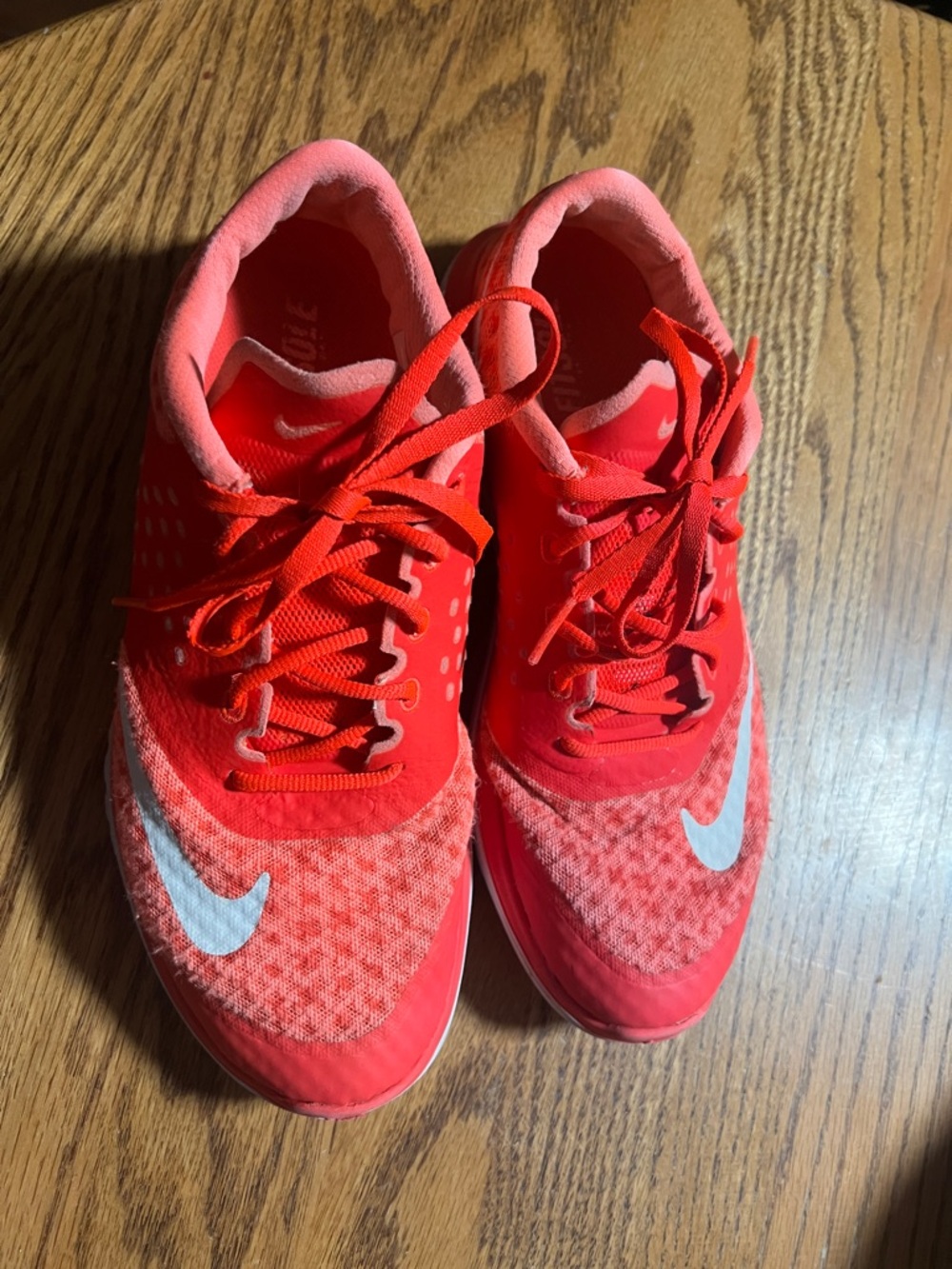 Woman’s Nike fit sole running shoes size 8